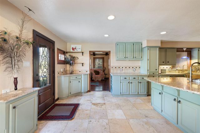 2501 LONE MAN MOUNTAIN RD, Wimberley, TX 78676