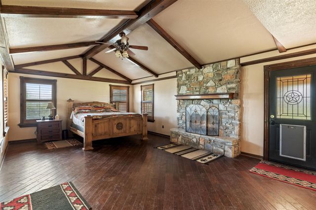 2501 LONE MAN MOUNTAIN RD, Wimberley, TX 78676