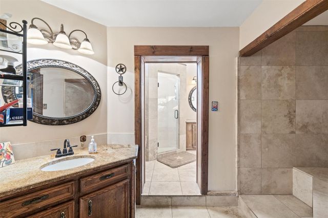 2501 LONE MAN MOUNTAIN RD, Wimberley, TX 78676
