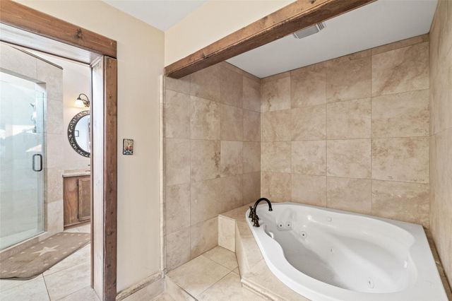 2501 LONE MAN MOUNTAIN RD, Wimberley, TX 78676