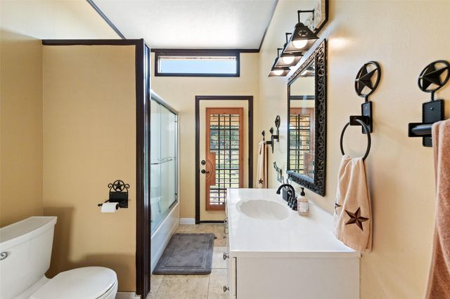 2501 LONE MAN MOUNTAIN RD, Wimberley, TX 78676