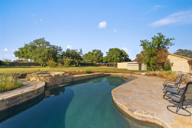 2501 LONE MAN MOUNTAIN RD, Wimberley, TX 78676