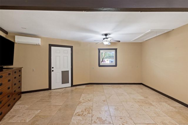 2501 LONE MAN MOUNTAIN RD, Wimberley, TX 78676