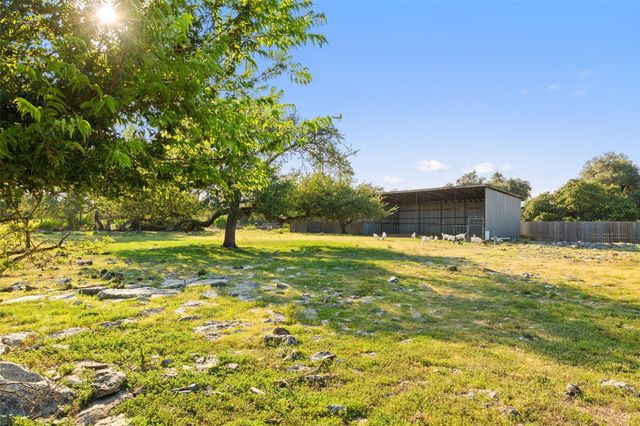 2501 LONE MAN MOUNTAIN RD, Wimberley, TX 78676