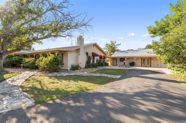 2501 LONE MAN MOUNTAIN RD, Wimberley, TX 78676