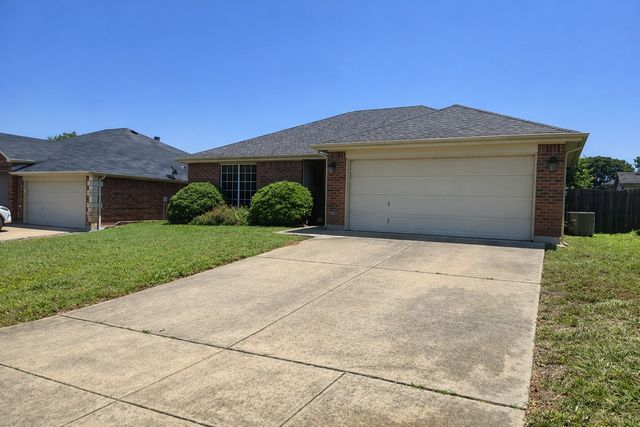 2009 Wahoo Drive, Mansfield, TX 76063