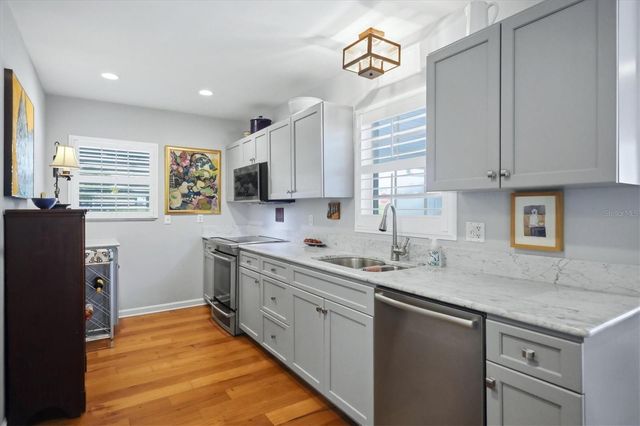 213 FIRENZE AVENUE W, Venice, FL 34285