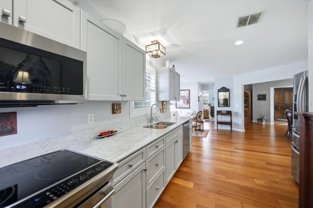 213 FIRENZE AVENUE W, Venice, FL 34285