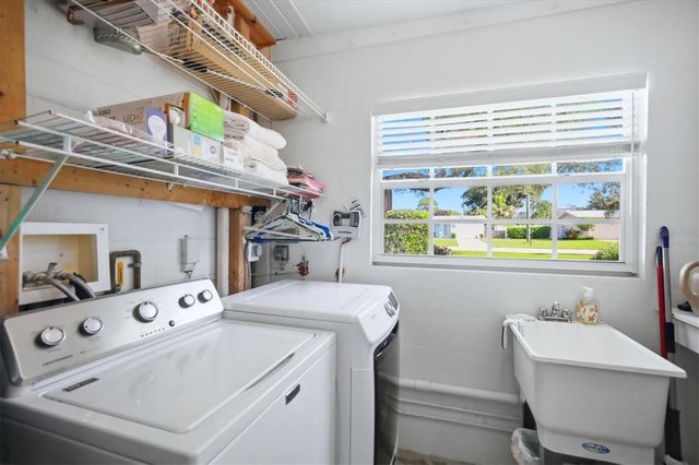 213 FIRENZE AVENUE W, Venice, FL 34285