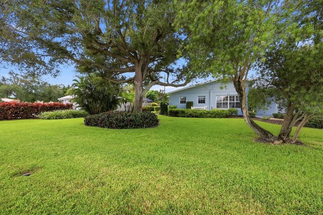 213 FIRENZE AVENUE W, Venice, FL 34285