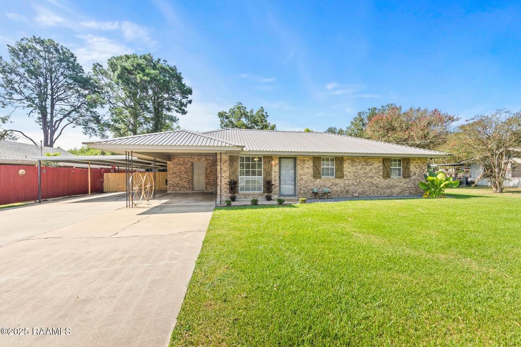 134 Kentwood Drive, Carencro, LA 70520