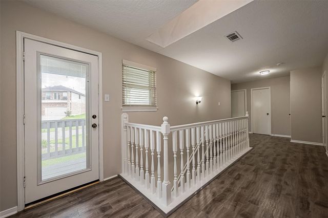 131 Cove Circle, Conroe, TX 77356