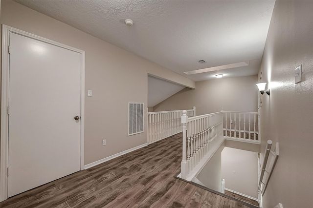 131 Cove Circle, Conroe, TX 77356