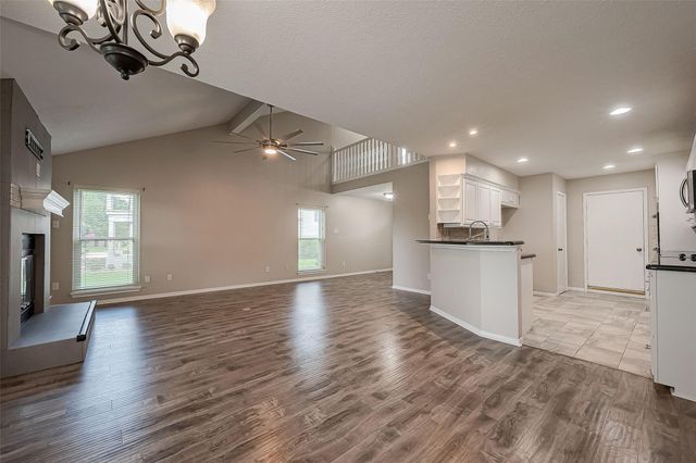 131 Cove Circle, Conroe, TX 77356