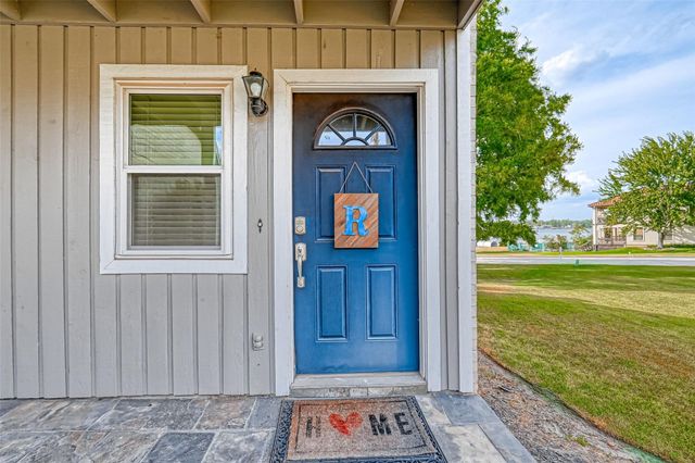131 Cove Circle, Conroe, TX 77356