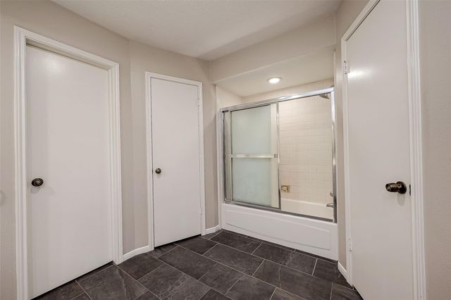 131 Cove Circle, Conroe, TX 77356