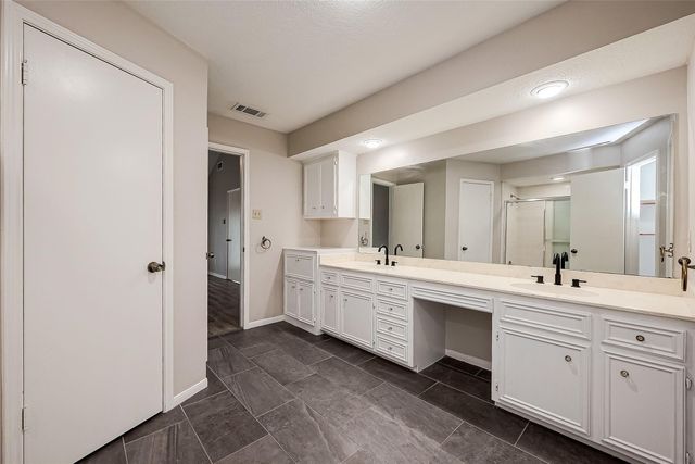 131 Cove Circle, Conroe, TX 77356