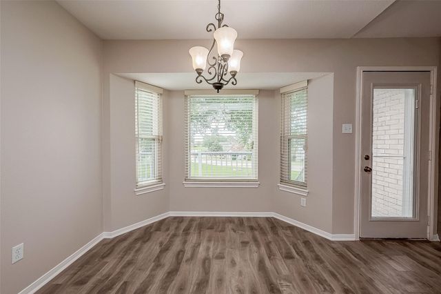 131 Cove Circle, Conroe, TX 77356