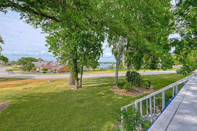 131 Cove Circle, Conroe, TX 77356