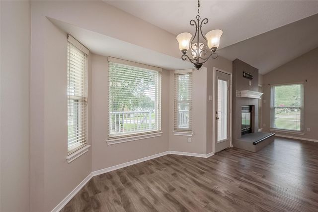 131 Cove Circle, Conroe, TX 77356