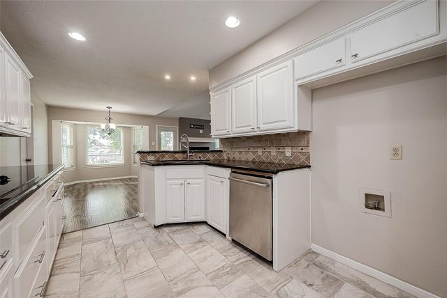 131 Cove Circle, Conroe, TX 77356