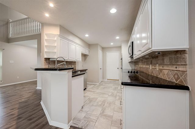 131 Cove Circle, Conroe, TX 77356
