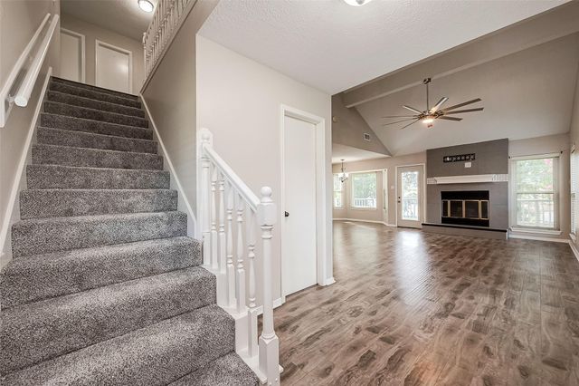 131 Cove Circle, Conroe, TX 77356