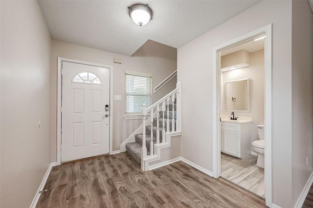 131 Cove Circle, Conroe, TX 77356