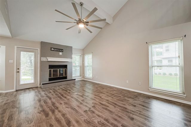 131 Cove Circle, Conroe, TX 77356
