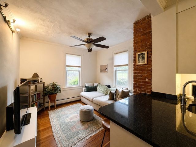64 White Pl 1, Brookline, MA 02445