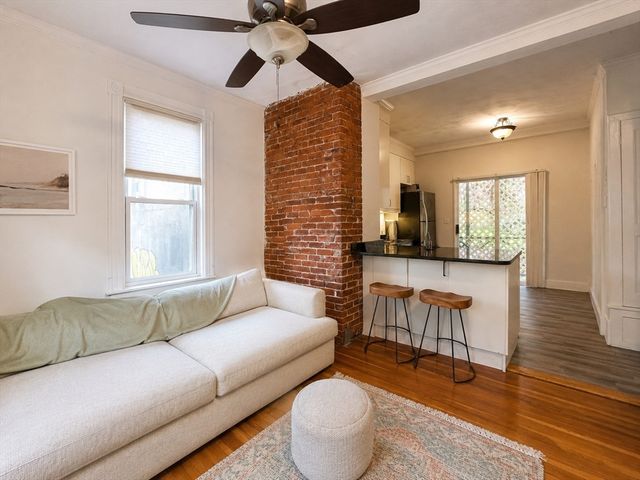 64 White Pl 1, Brookline, MA 02445