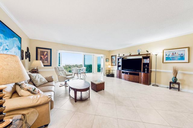 555 SE 6th Avenue 11d, Delray Beach, FL 33483