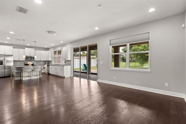 2813 ROSEGLEN WAY, Orlando, FL 32812