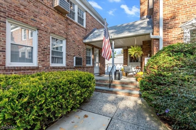 585 Trinity Pl N, Westfield Town, NJ 07090