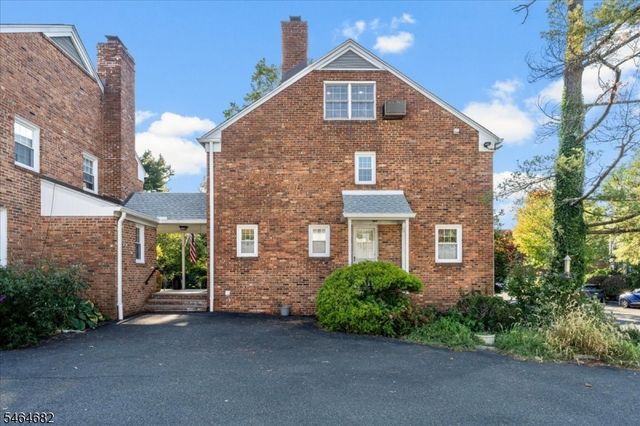 585 Trinity Pl N, Westfield Town, NJ 07090