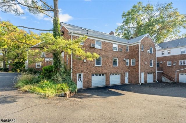 585 Trinity Pl N, Westfield Town, NJ 07090