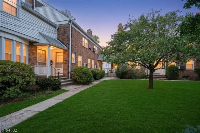 585 Trinity Pl N, Westfield Town, NJ 07090