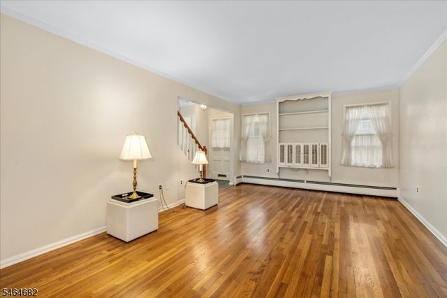 585 Trinity Pl N, Westfield Town, NJ 07090