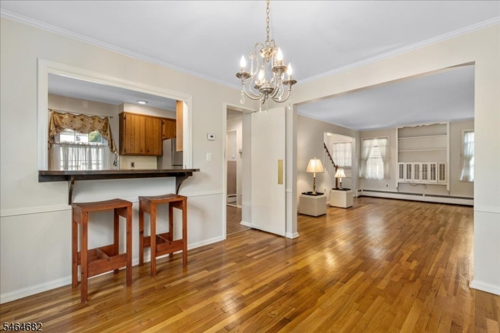 585 Trinity Pl N, Westfield Town, NJ 07090 — exterior