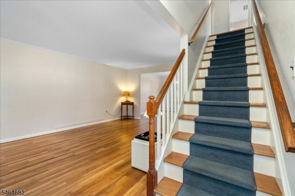 585 Trinity Pl N, Westfield Town, NJ 07090 — photo 2