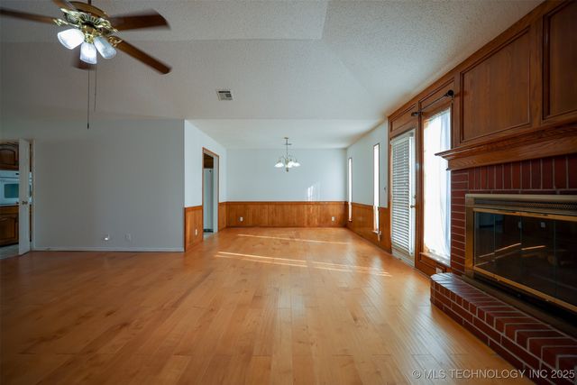 1601 N Detroit Avenue, Tulsa, OK 74106