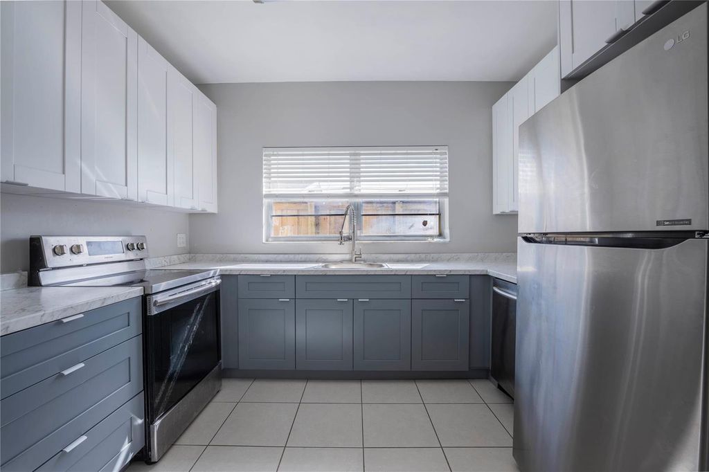 121 NW 36th Street Rear, Oakland Park, FL 33309