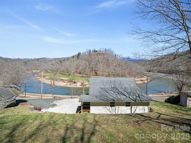 427 Johnson Cemetery Road, Bakersville, NC 28705