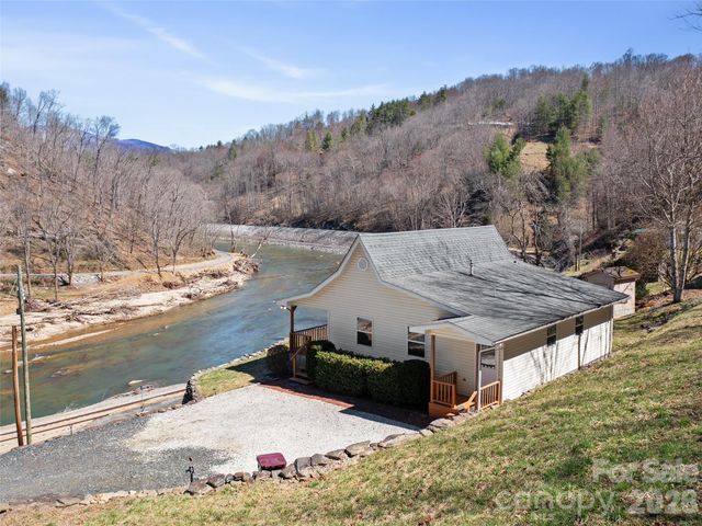 427 Johnson Cemetery Road, Bakersville, NC 28705