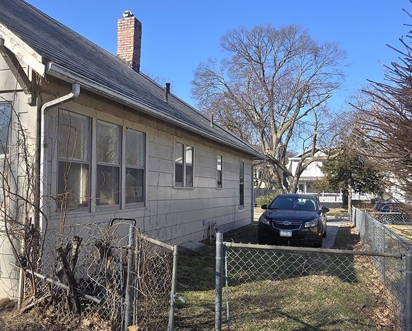 3913 10th Street, Des Moines, IA 50313