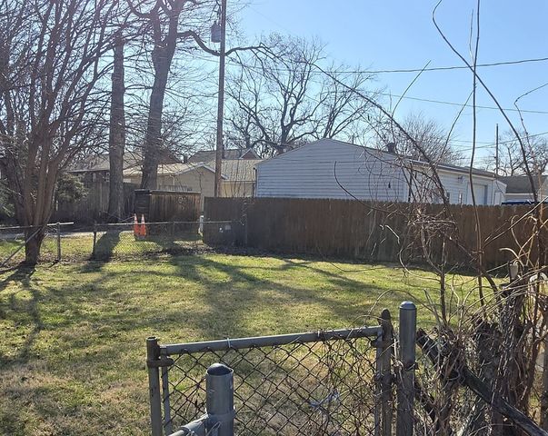 3913 10th Street, Des Moines, IA 50313