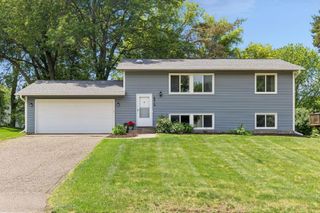 6919 Calgary Road, Woodbury, MN 55125