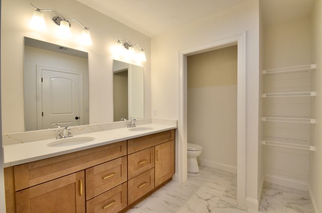 21C Crownshield 21C, Uxbridge, MA 01569