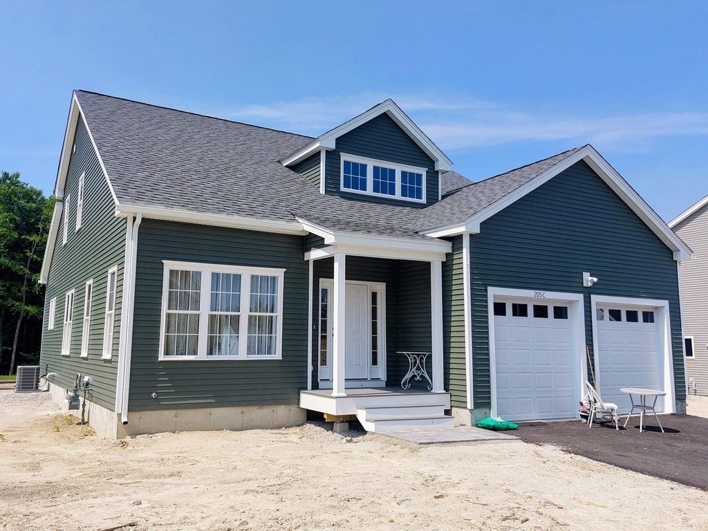 21C Crownshield 21C, Uxbridge, MA 01569