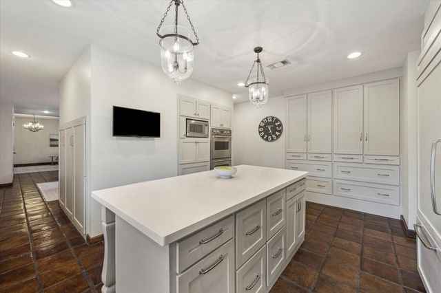 10818 Pepper Lane, Houston, TX 77079